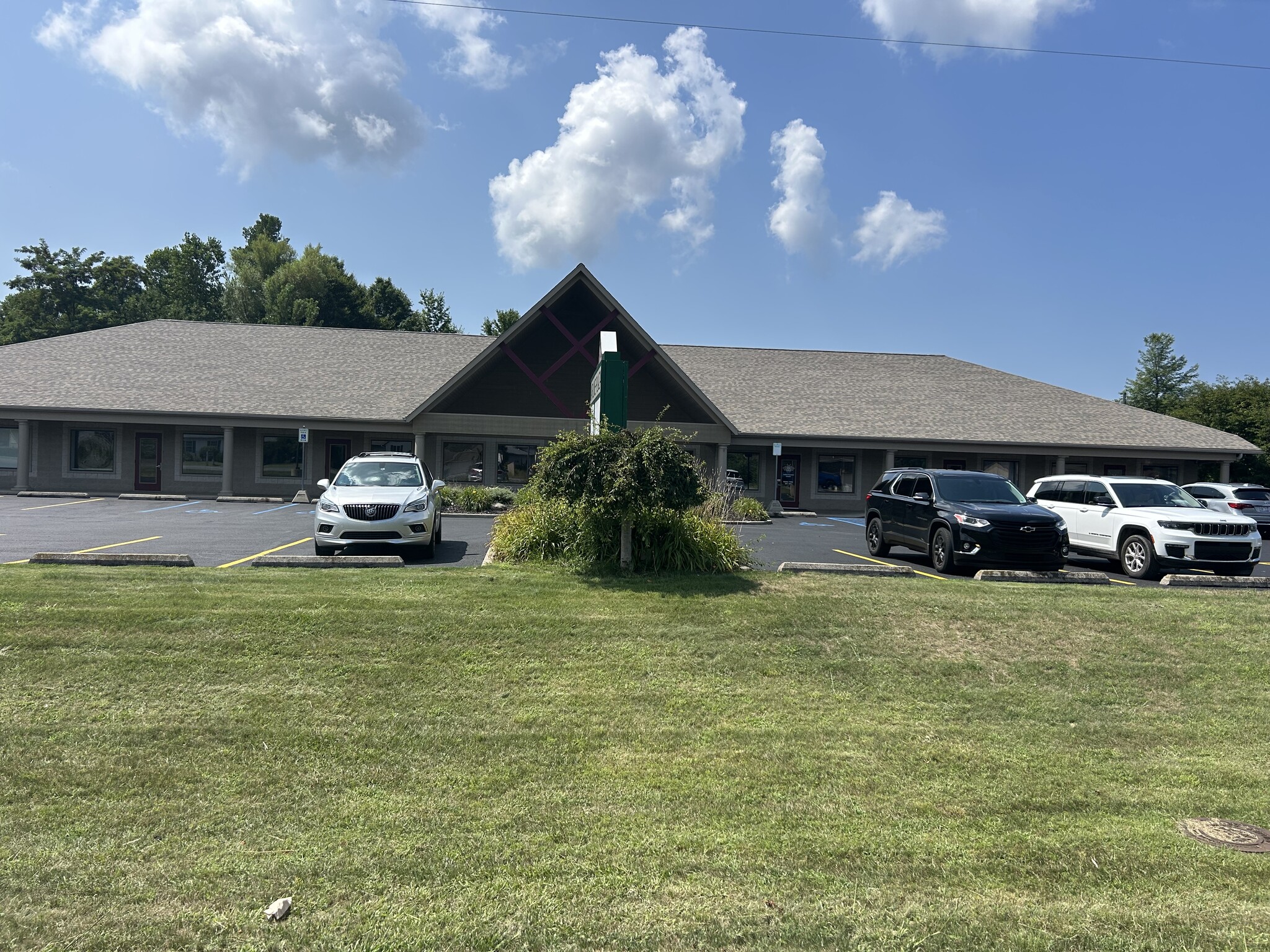 4765 Airline Rd, Muskegon, MI for lease Building Photo- Image 1 of 4