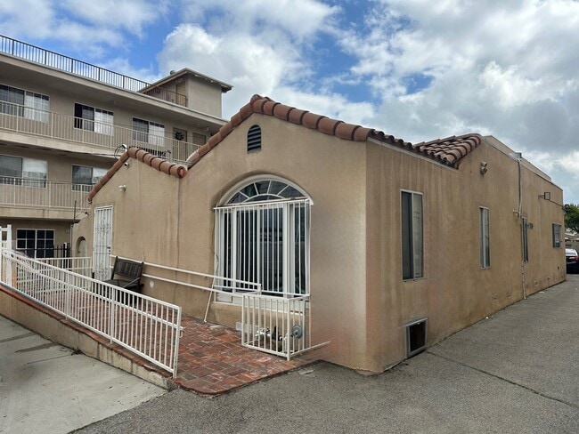 More details for 7304 Canby Ave, Reseda, CA - Multifamily for Sale