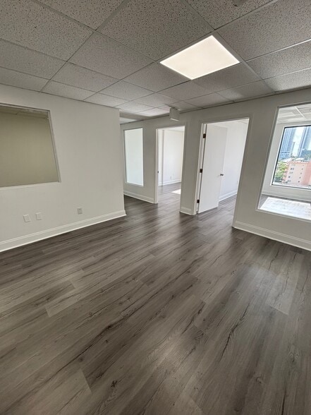 1920 E Hallandale Beach Blvd, Hallandale Beach, FL for lease - Interior Photo - Image 2 of 26