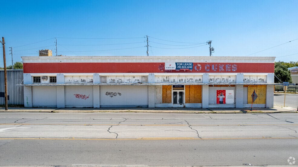 600-602 San Pedro Ave, San Antonio, TX à louer - Photo du bâtiment - Image 2 de 8