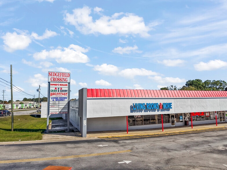 4605-4625 High Point Rd, Greensboro, NC à louer - Photo du bâtiment - Image 2 de 6