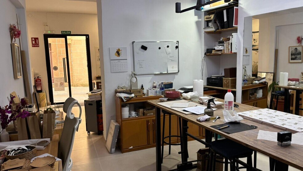 Retail in Cáceres, Cáceres for lease - Interior Photo - Image 3 of 5