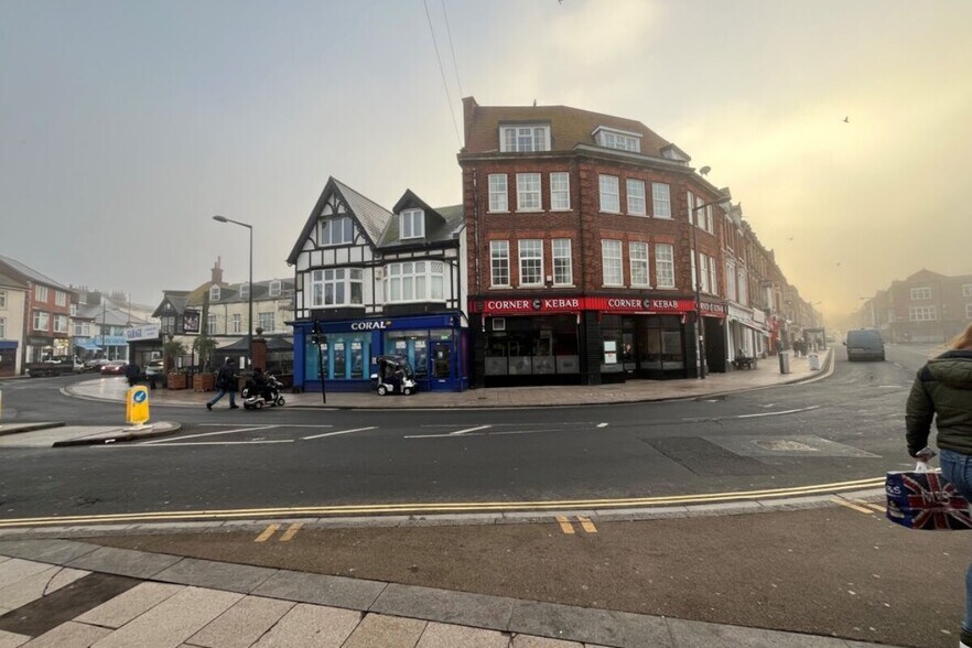 3 The Strand, Exmouth for sale - Building Photo - Image 2 of 5