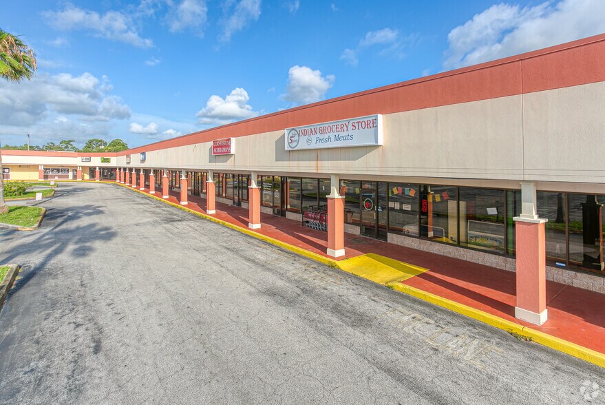 1448 W International Speedway Blvd, Daytona Beach, FL à louer - Photo du bâtiment - Image 3 de 5
