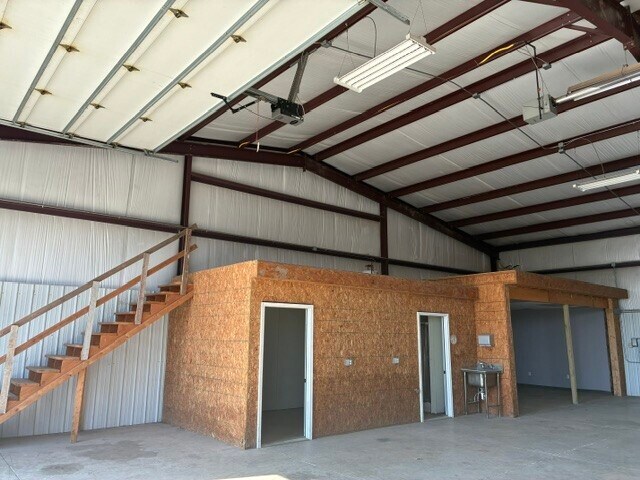 508 E Morgan St, Mc Lean, IL à vendre - Photo intérieure - Image 2 de 2
