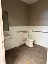 910-980 S Oliver St, Wichita, KS à louer Photo intérieure- Image 2 de 2