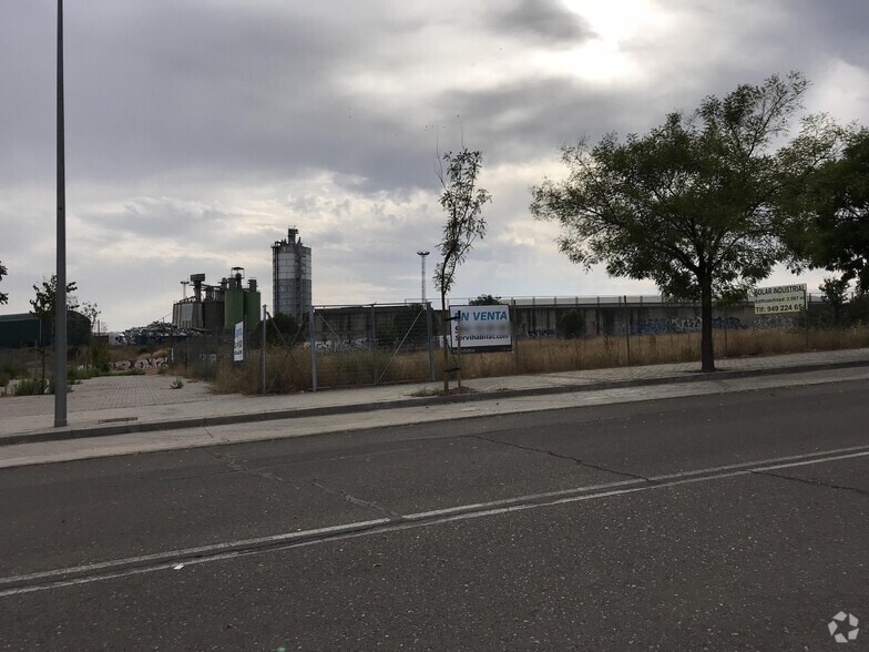 Terrain dans Madrid, Madrid à vendre - Photo du bâtiment - Image 2 de 2