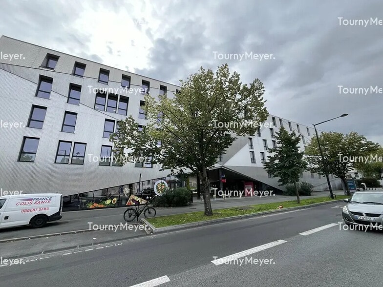Office in Bordeaux for lease - Building Photo - Image 2 of 2