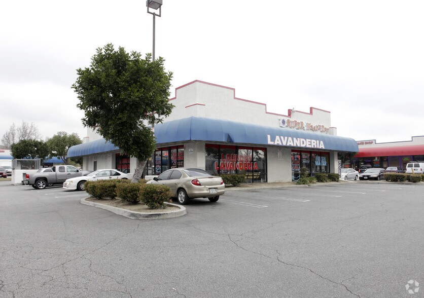 690 Fairplex Dr, Pomona, CA à vendre - Photo du bâtiment - Image 2 de 3