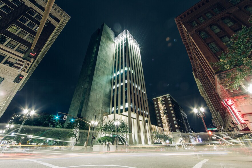 707 SW Washington St, Portland, OR à louer - Photo du bâtiment - Image 1 de 9