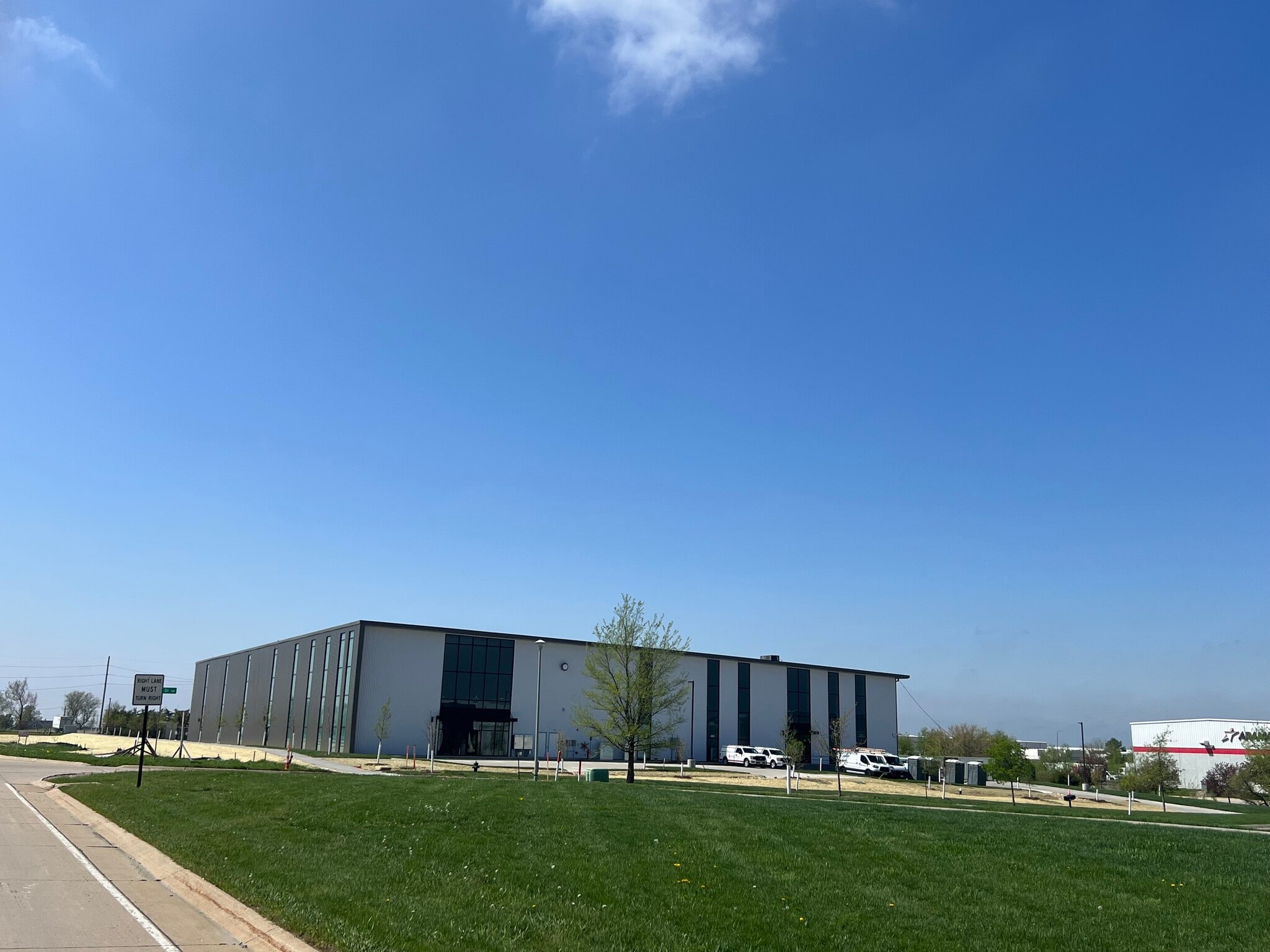 655 Capitol Dr SW, Cedar Rapids, IA for lease Building Photo- Image 1 of 8