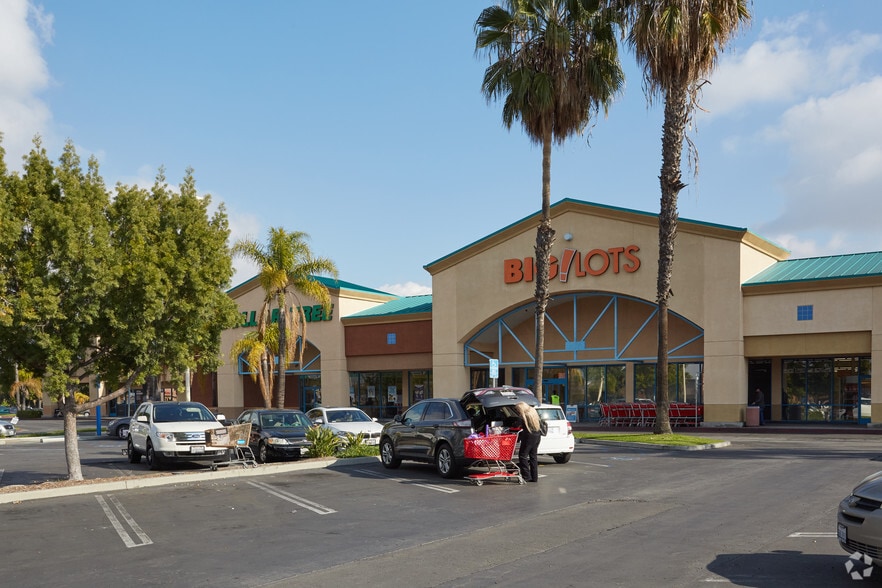 6011 Lincoln Ave, Buena Park, CA for lease - Building Photo - Image 3 of 9