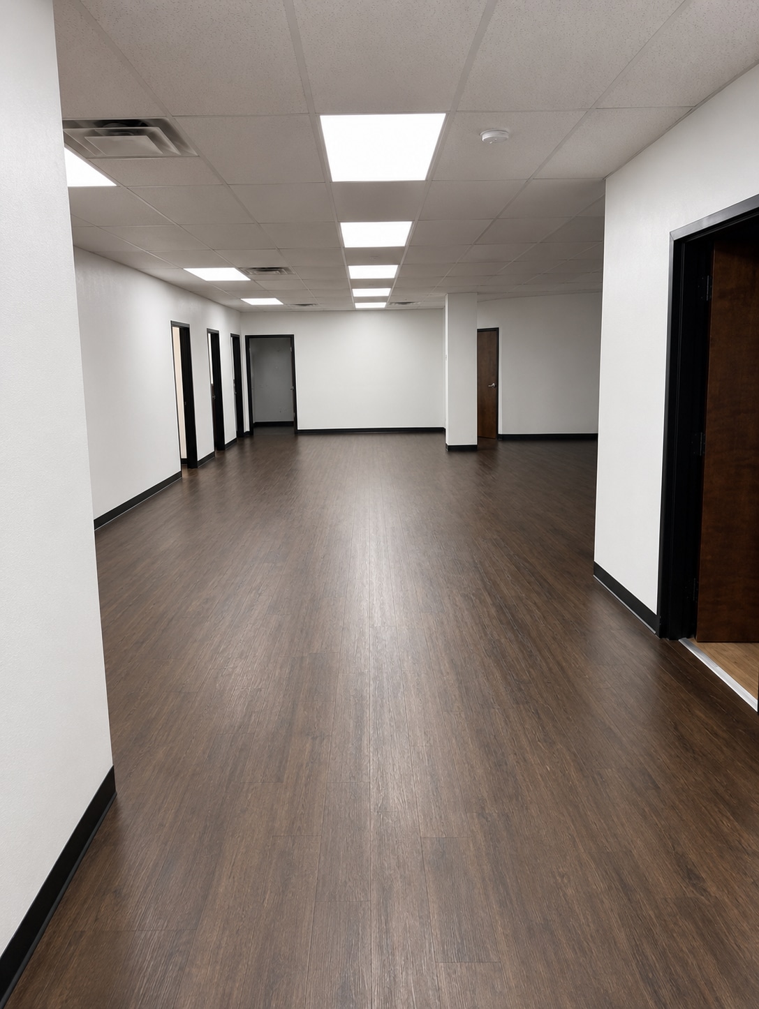 138 S Rosemont Rd, Virginia Beach, VA for lease Interior Photo- Image 1 of 8
