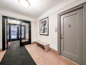 140 W 58th St, New York, NY à louer Photo intérieure- Image 1 de 13