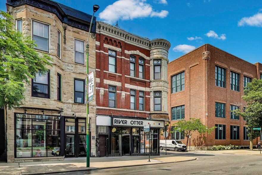 918 N Ashland Ave, Chicago, IL for lease - Building Photo - Image 3 of 22