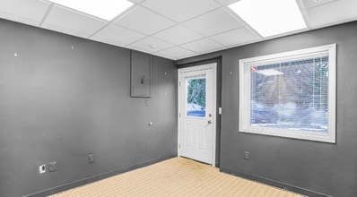 146 S Country Rd, Bellport Village, NY for lease Interior Photo- Image 2 of 3