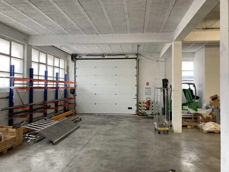 34-36 Avenue Des Bruyères, Décines-Charpieu à louer - Photo intérieure - Image 3 de 17