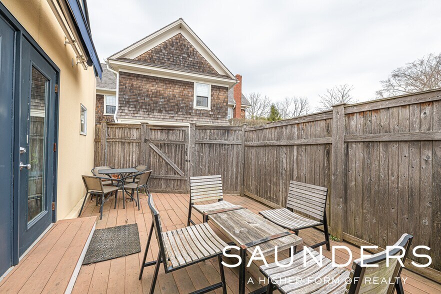 19 Corwith Ave, Bridgehampton, NY à vendre - Photo du bâtiment - Image 3 de 18