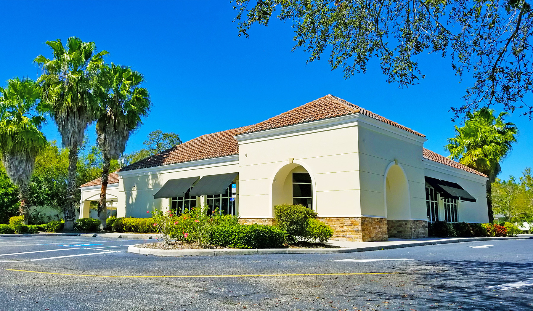 2100 Manatee Ave W, Bradenton, FL for sale Building Photo- Image 1 of 1