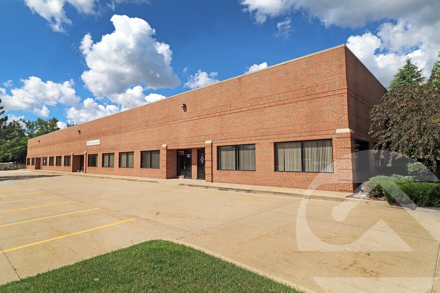 13398-13420 W Star Dr, Shelby Township, MI for lease - Building Photo - Image 1 of 1