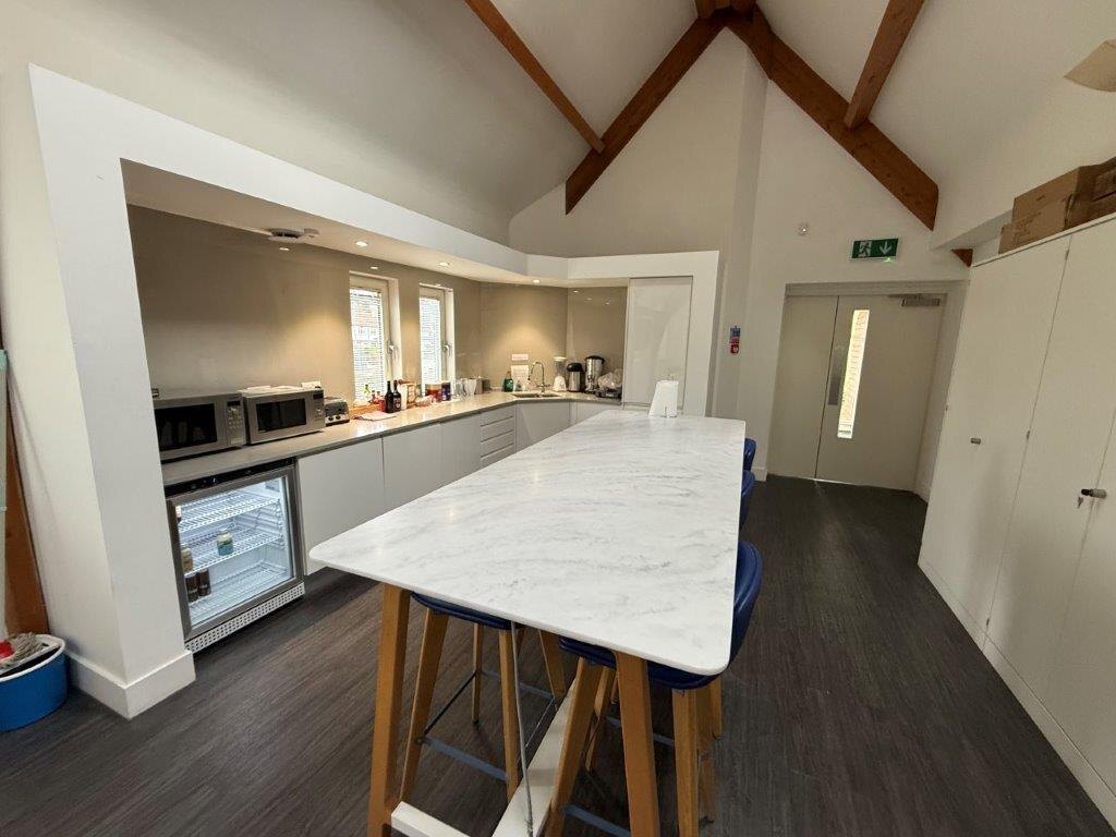 Hurst Rd, East Molesey for lease Interior Photo- Image 1 of 6