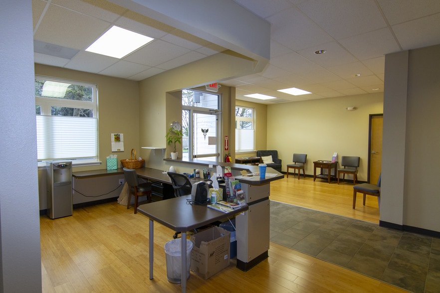 4970 SW Main Ave, Beaverton, OR for sale - Interior Photo - Image 2 of 5