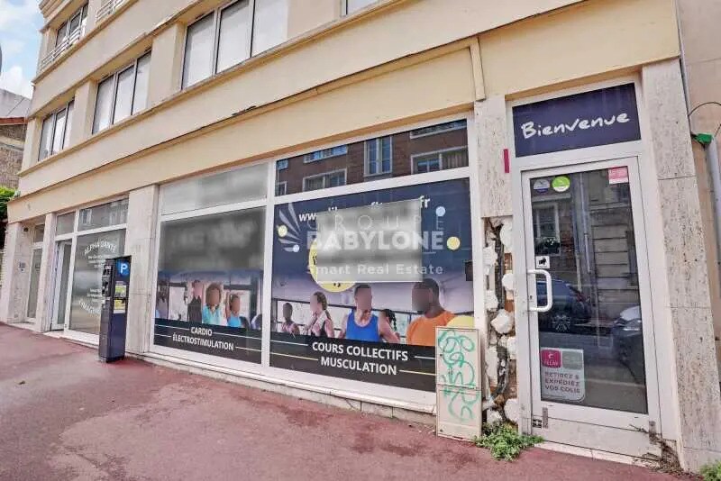 Retail in Malakoff for lease - Building Photo - Image 2 of 9