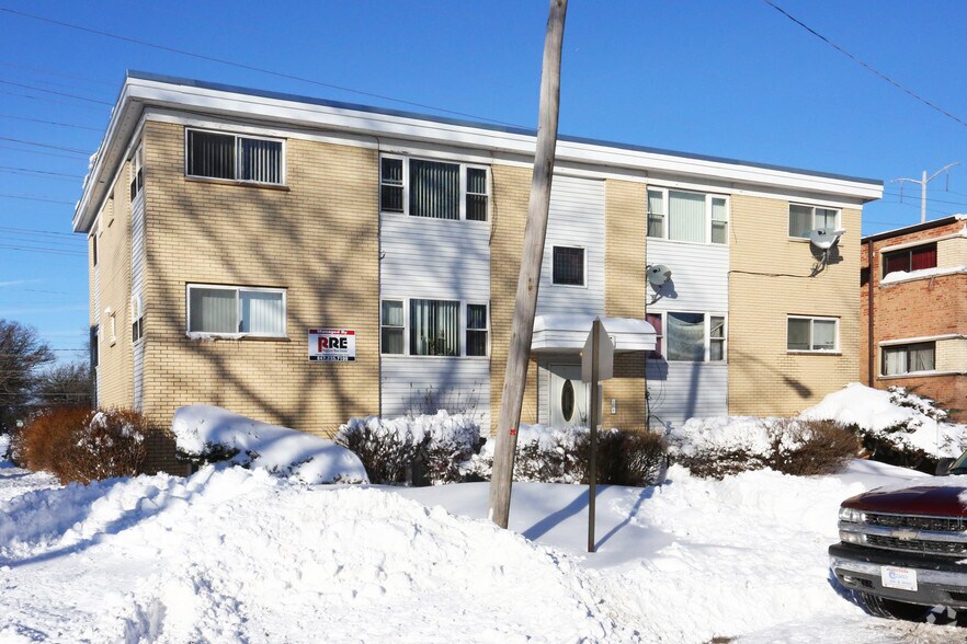 2116 Williamsburg Dr, Waukegan, IL à vendre - Photo principale - Image 1 de 1