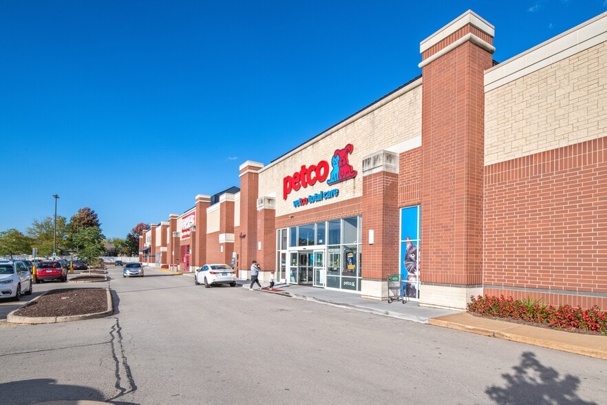 972-994 Brook Forest Ave, Shorewood, IL for lease - Building Photo - Image 3 of 11