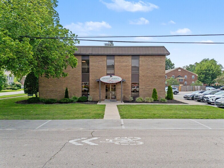 214 Breckenridge Ln, Louisville, KY à vendre - Photo du bâtiment - Image 3 de 18