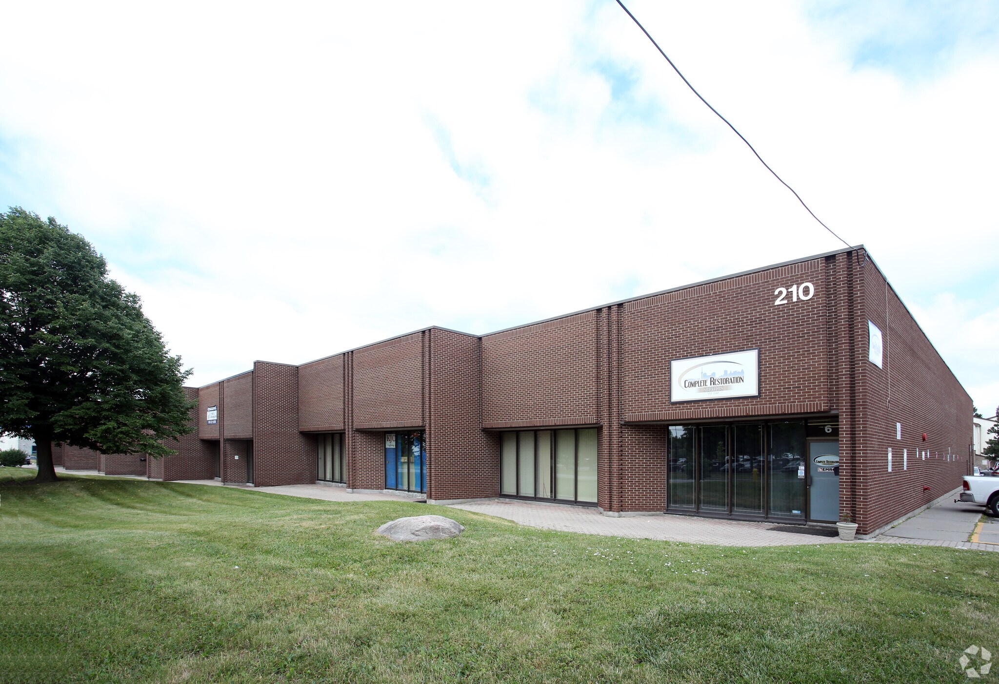 210 Milner Ave, Toronto, ON à vendre Photo principale- Image 1 de 1