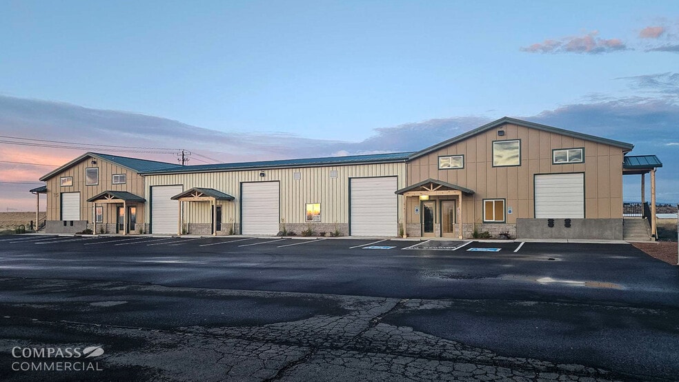35 Cherry Ln, Madras, OR for lease - Building Photo - Image 3 of 18