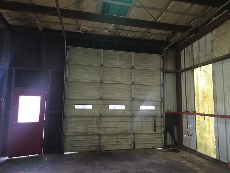 200 SE Van Buren St, Idabel, OK for sale - Interior Photo - Image 3 of 6