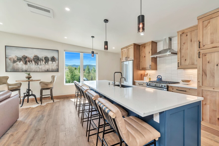 1716 Copper Ridge Unit 1 spur, Steamboat Springs, CO for sale - Interior Photo - Image 3 of 9