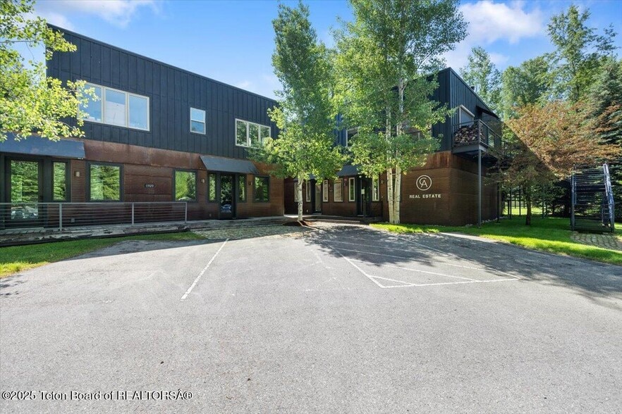 1921 N Moose Wilson Rd, Wilson, WY for sale - Building Photo - Image 3 of 21