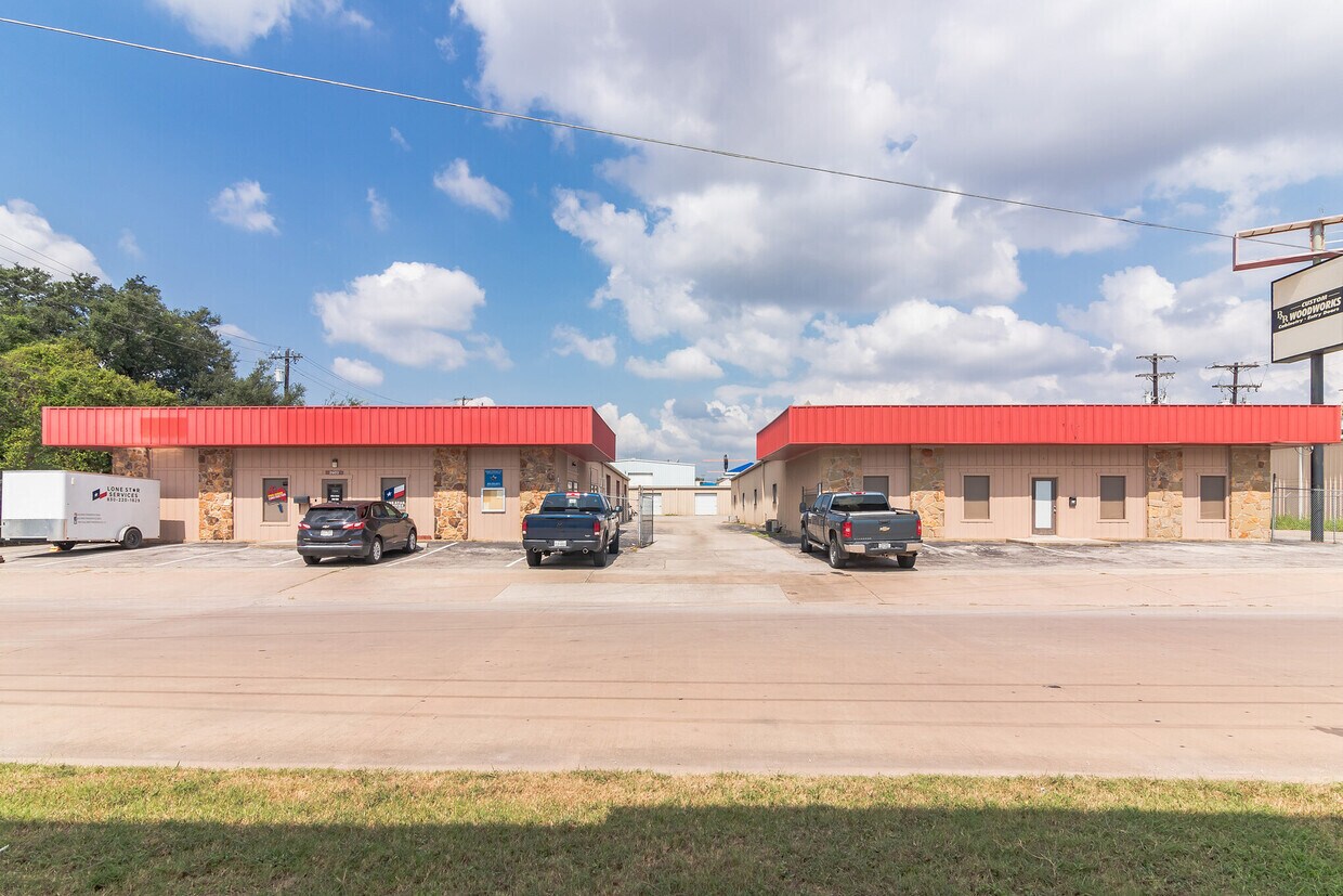 2602 Commerce St, Marble Falls, TX à louer Photo du bâtiment- Image 1 de 3