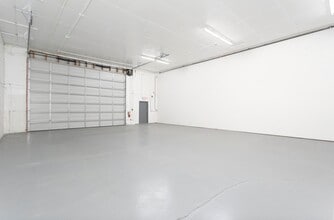 2200 Three Lakes Rd SE, Albany, OR for lease Interior Photo- Image 2 of 17