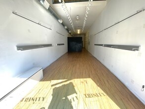 951 Crocker St, Los Angeles, CA à louer Photo intérieure- Image 2 de 8