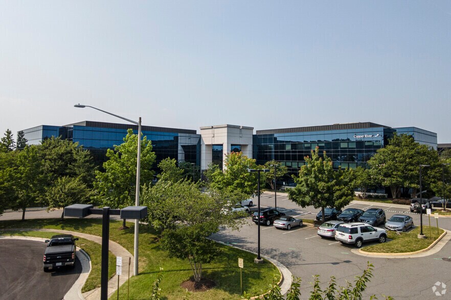 4501 Singer Ct, Chantilly, VA à louer - Photo du bâtiment - Image 3 de 3