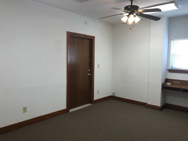 195 E Fairfield Dr, Pensacola, FL for lease - Interior Photo - Image 2 of 6