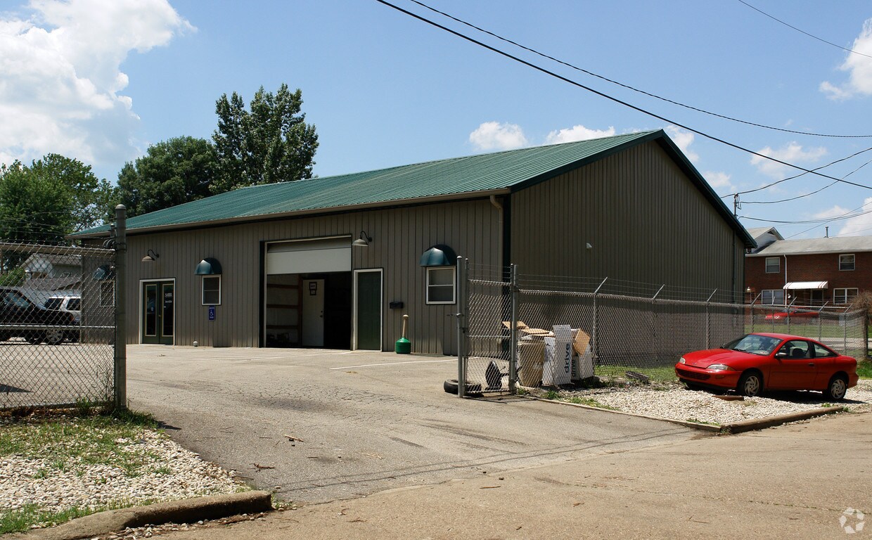 2340 23rd St, Nitro, WV à louer Photo du bâtiment- Image 1 de 40
