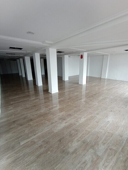 Retail in Cáceres for sale - Building Photo - Image 1 of 18