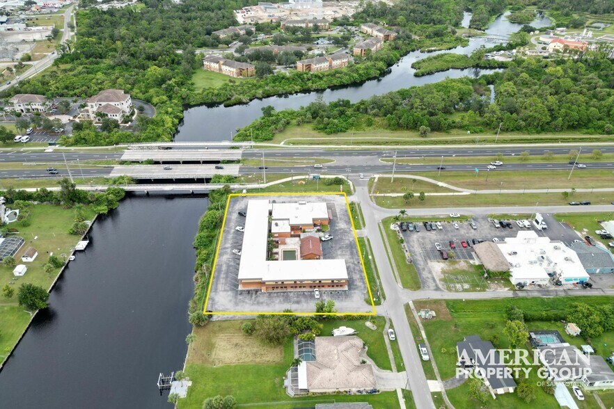 14000 Tamiami Trl, North Port, FL à vendre - Photo du bâtiment - Image 3 de 23