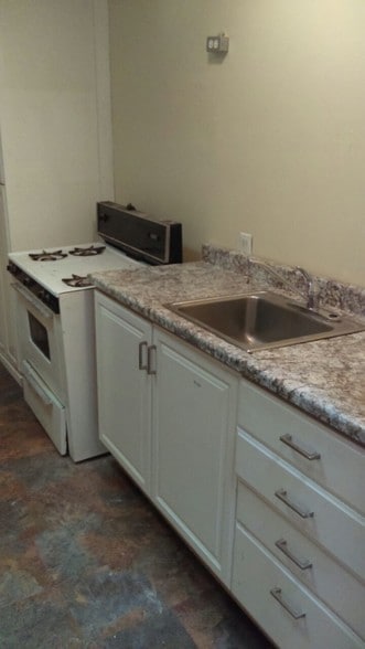 9614-9616 MacArthur Blvd, Oakland, CA for lease - Building Photo - Image 2 of 117