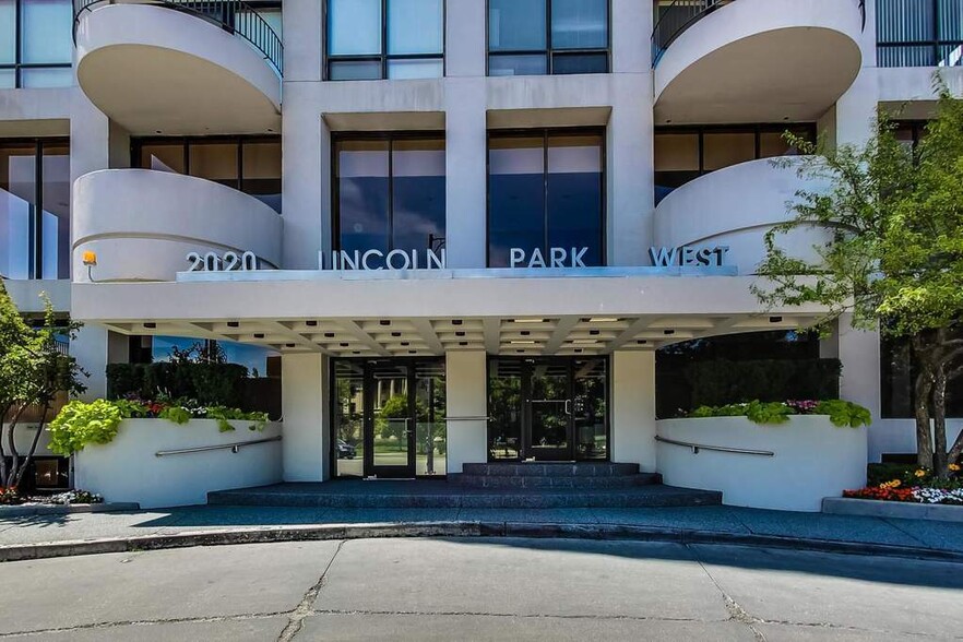 2020 N Lincoln Park West, Chicago, IL for sale - Building Photo - Image 1 of 10