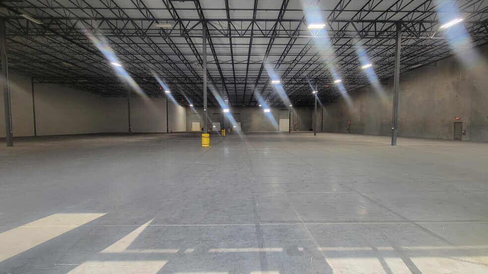 2301-2337 U.S. Hwy 70, Garner, NC à louer - Photo du bâtiment - Image 1 de 7