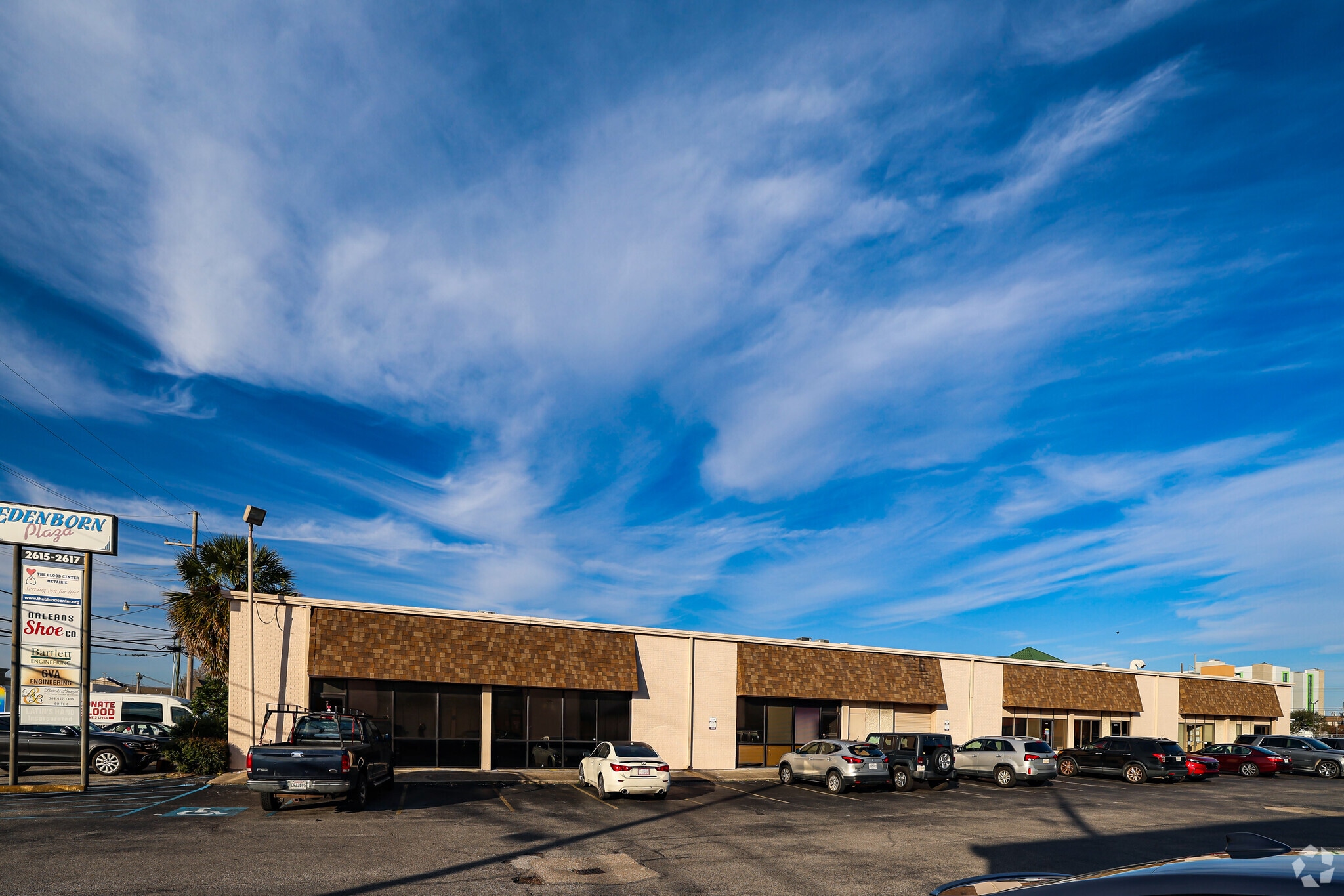 2615-2617 Edenborn Ave, Metairie, LA for lease Primary Photo- Image 1 of 6