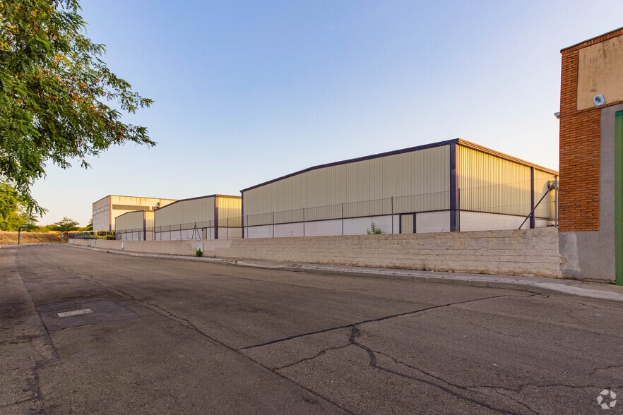 Calle Valencia de Don Juan, 25, Fuenlabrada, Madrid à louer - Photo du bâtiment - Image 3 de 4