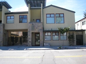 6555-6557 Shattuck Ave, Oakland, CA for lease Building Photo- Image 2 of 12