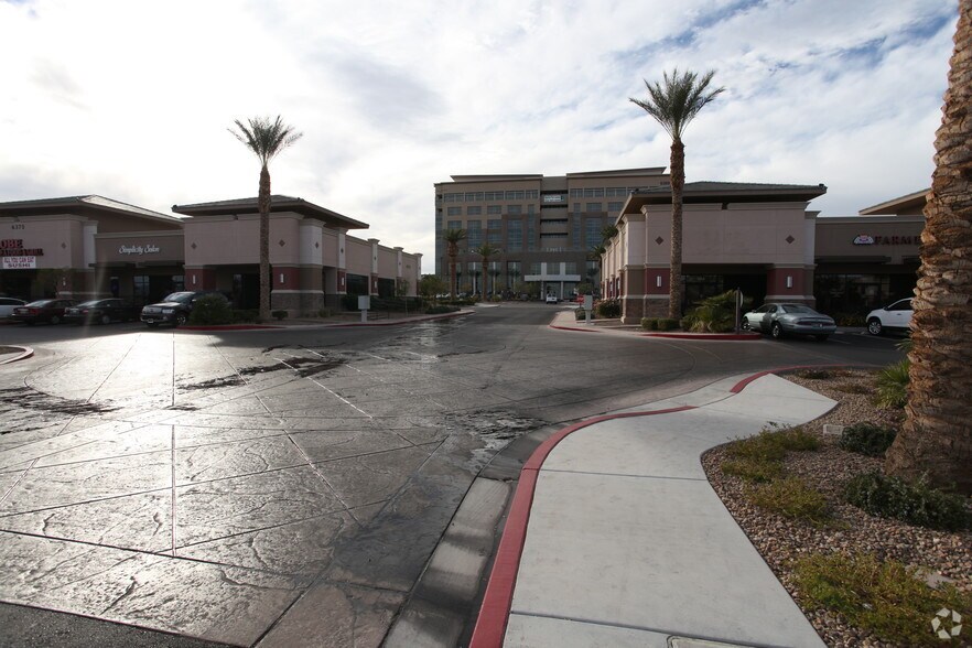 6315 S Rainbow Blvd, Las Vegas, NV à louer - Photo principale - Image 2 de 14